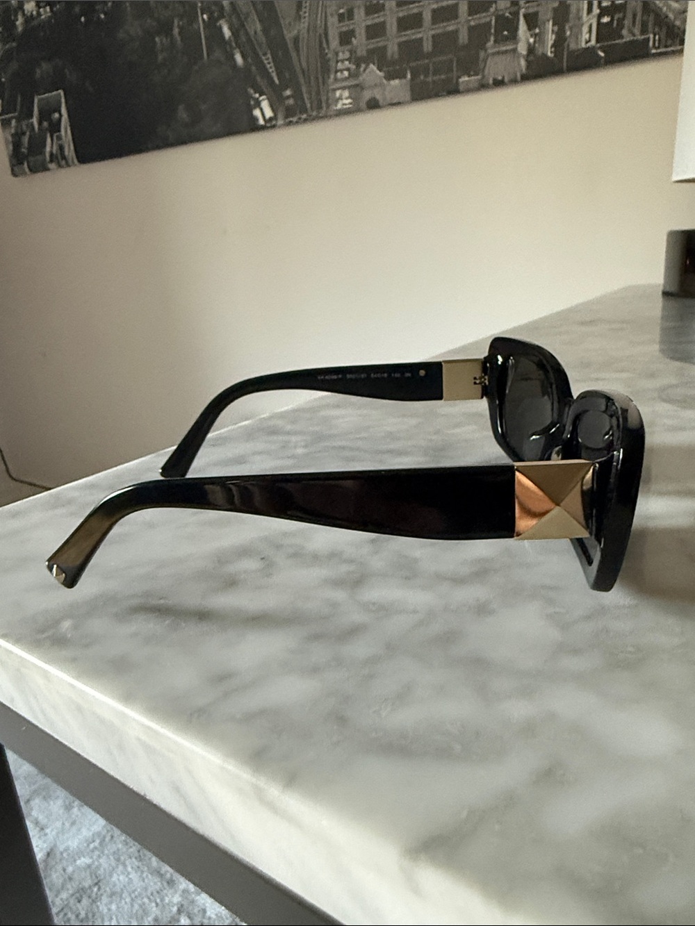 NEW Valentino Classic Black Cat-Eye Sunglasses - Women's Accessories - Picture 5 of 5